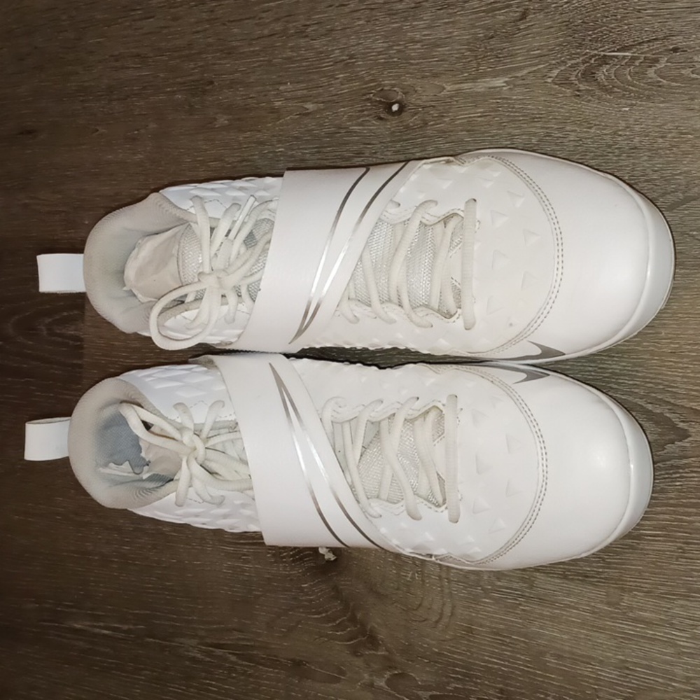 Nike Force Trout 7 baseball cleats molded
